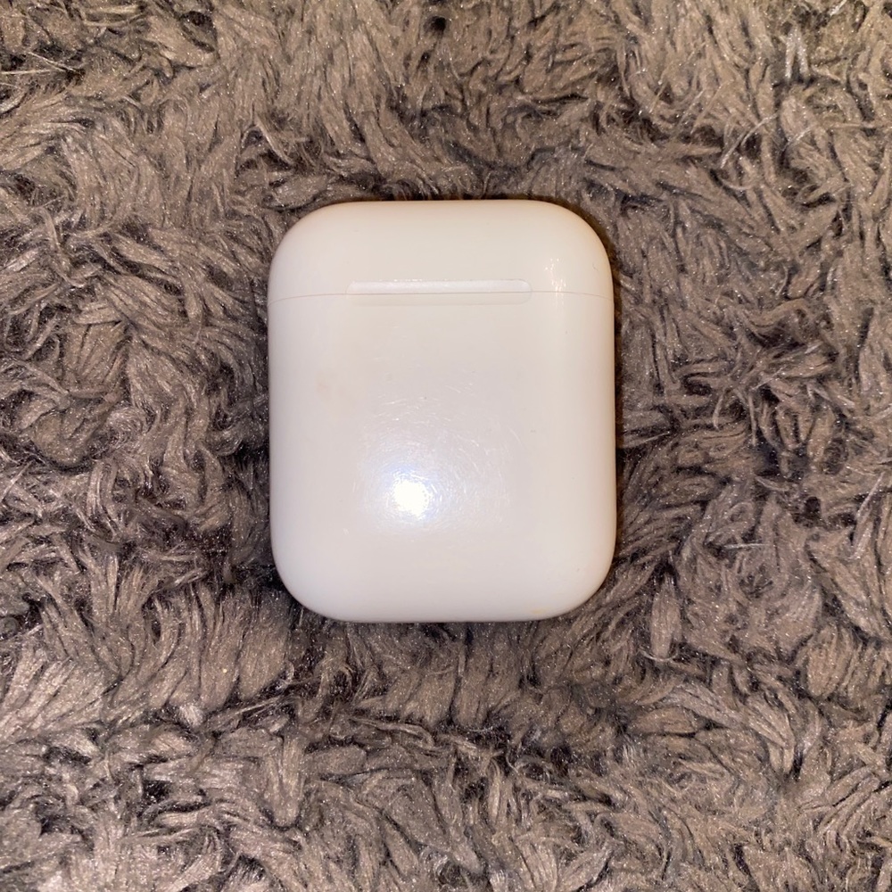 AirPod charging case